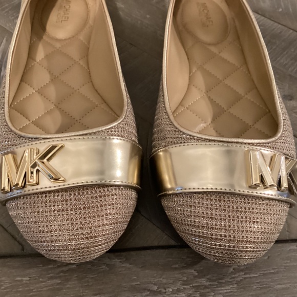 MICHAEL MICHAEL KORS Women's Jilly Round Toe Ballet Flats - Picture 5 of 11